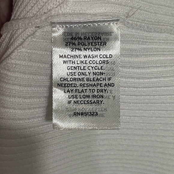 HALOGEN Traveling Rib Sweater Tank White Thick Strap Ribbed Knit Darting Medium - Picture 4 of 10